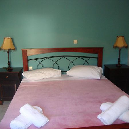 Pírgos Dhiroú Kafiona Guesthouse מראה חיצוני תמונה