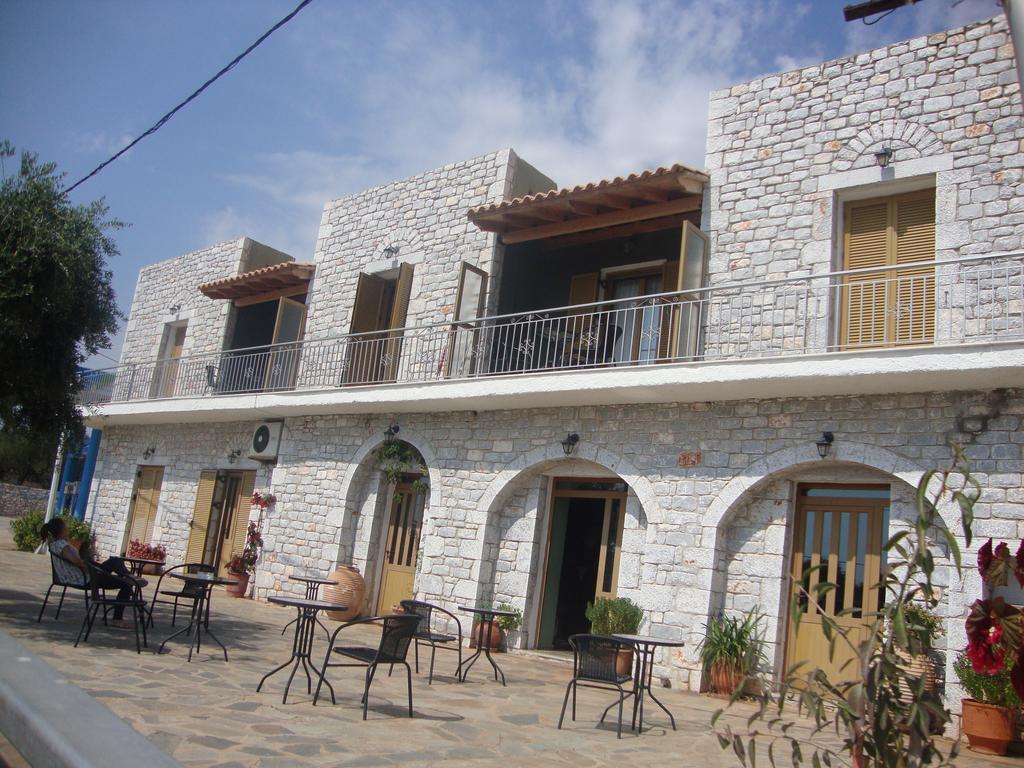 Pírgos Dhiroú Kafiona Guesthouse מראה חיצוני תמונה