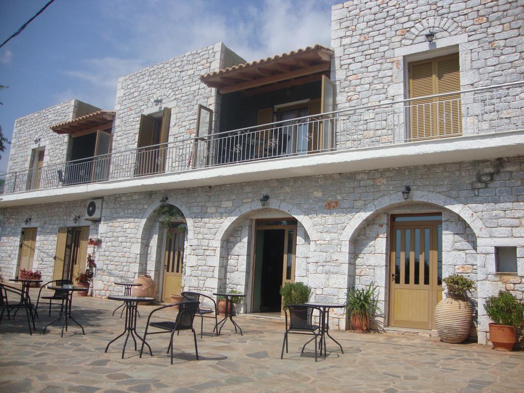 Pírgos Dhiroú Kafiona Guesthouse מראה חיצוני תמונה