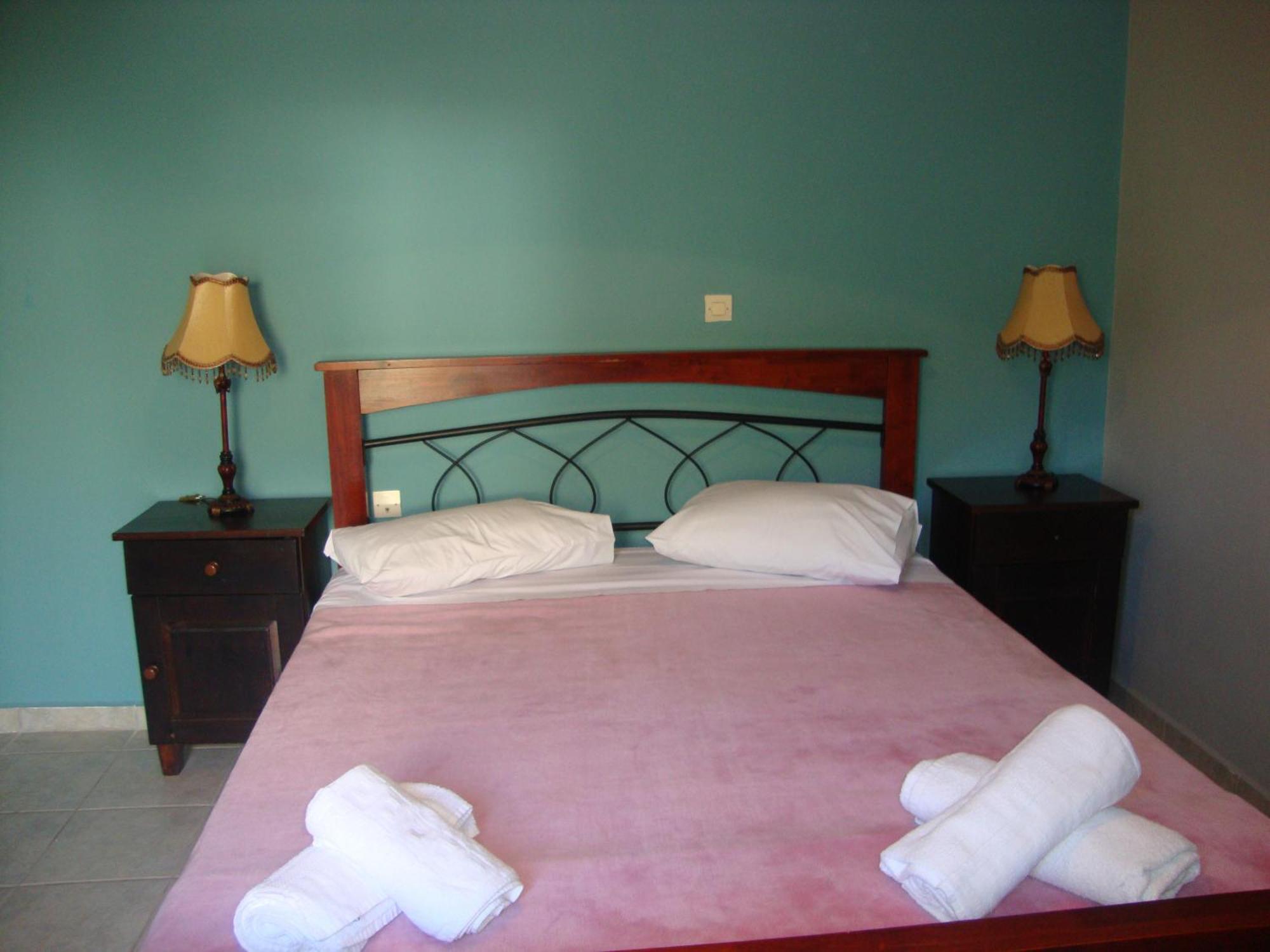 Pírgos Dhiroú Kafiona Guesthouse מראה חיצוני תמונה